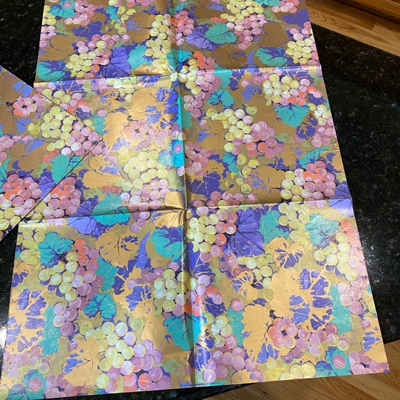 Vintage 1993 HALLMARK Wine Grapes in Metallic Splendor Gift Wrap (2 Sheets) - Picture 5 of 9
